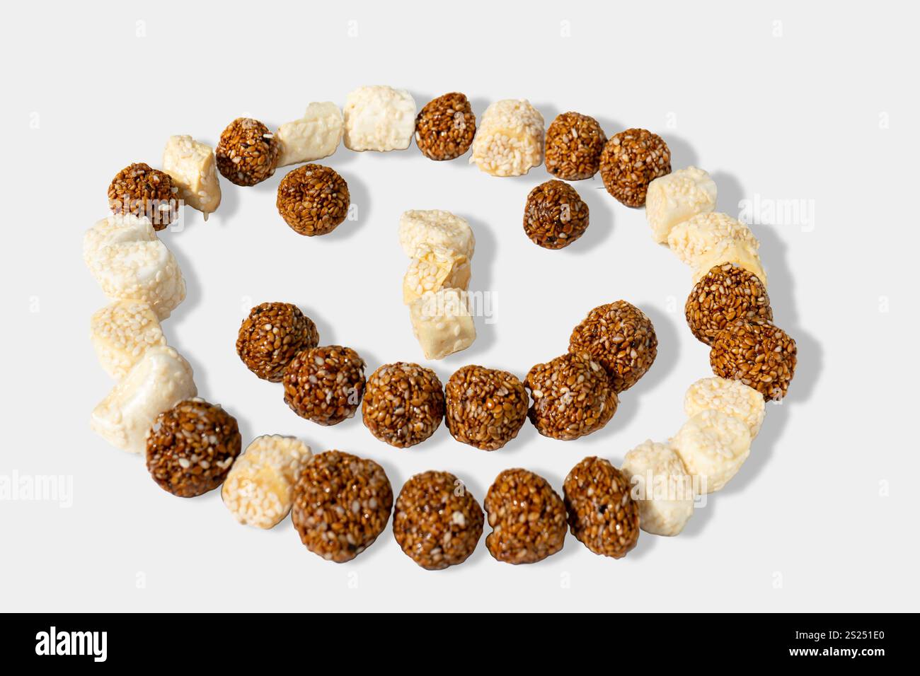 Balles de sésame avec jaggery et Ghee High Energtic Pre Workout et concept du festival Maghe Sankranti Banque D'Images