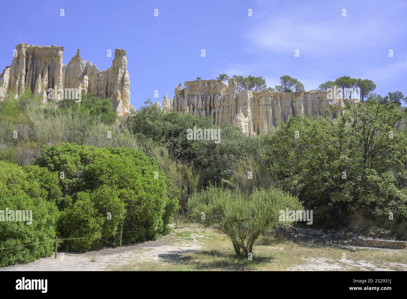 Pierre de grès les Orgues Ille-sur-Têt, Centre ville Nord-Ouest, Département Pyrénées-Oriental, France, Europe Banque D'Images