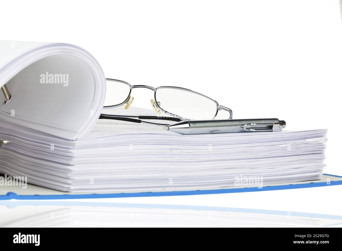 Un classeur avec des documents et des papiers. Stockage des contrats. Autriche Banque D'Images