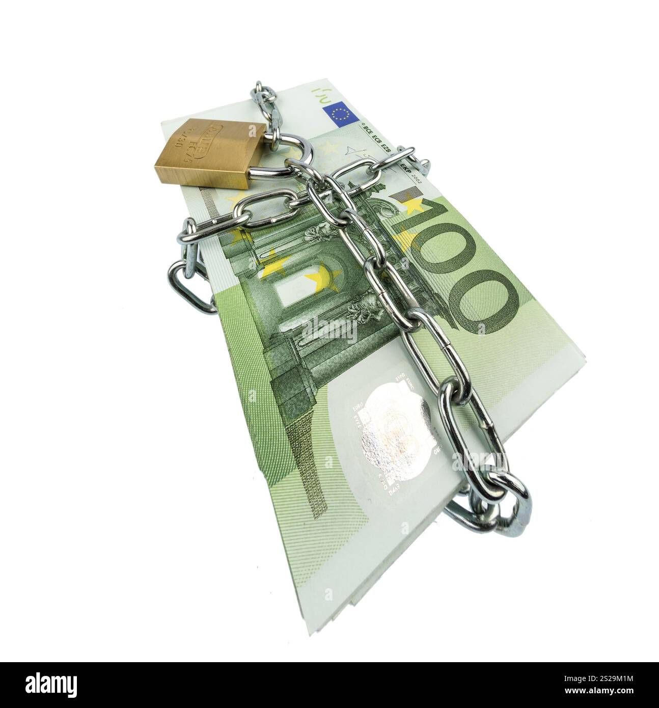 Billets en euros avec chaîne et cadenas photo symbolique pour la sécurité et l'inflation. Autriche Banque D'Images