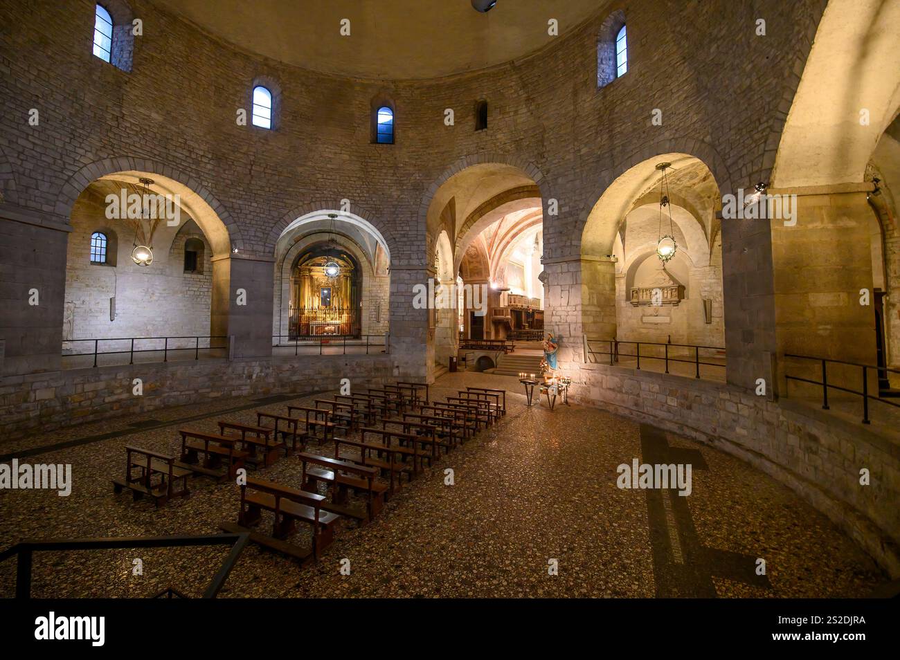 Brescia, Italie. Intérieur de l'ancienne cathédrale ou Duomo Vecchio Banque D'Images