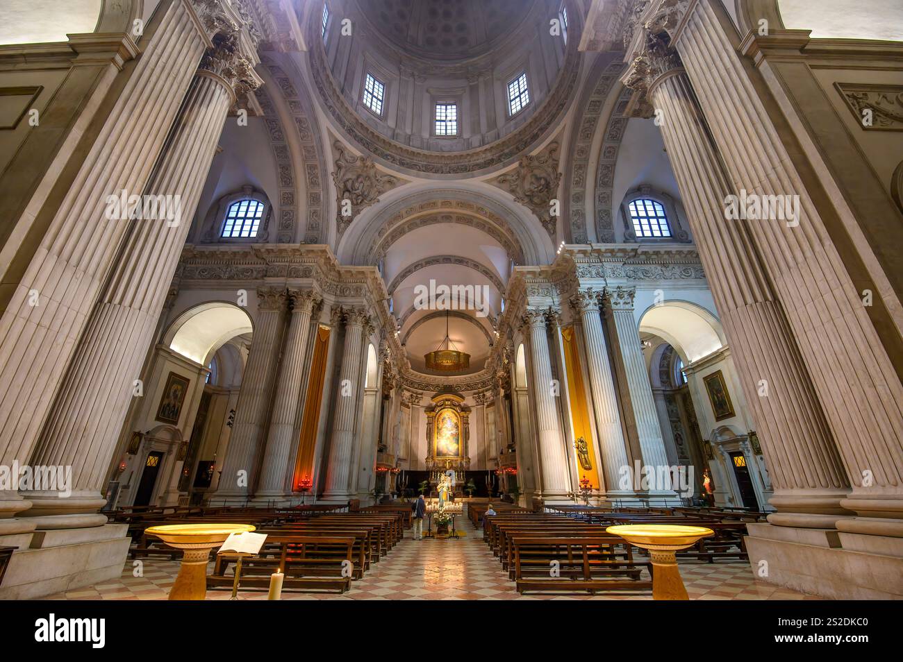 Brescia, Italie. Intérieur de la cathédrale de Santa Maria Assunta ou Duomo Nuovo Banque D'Images