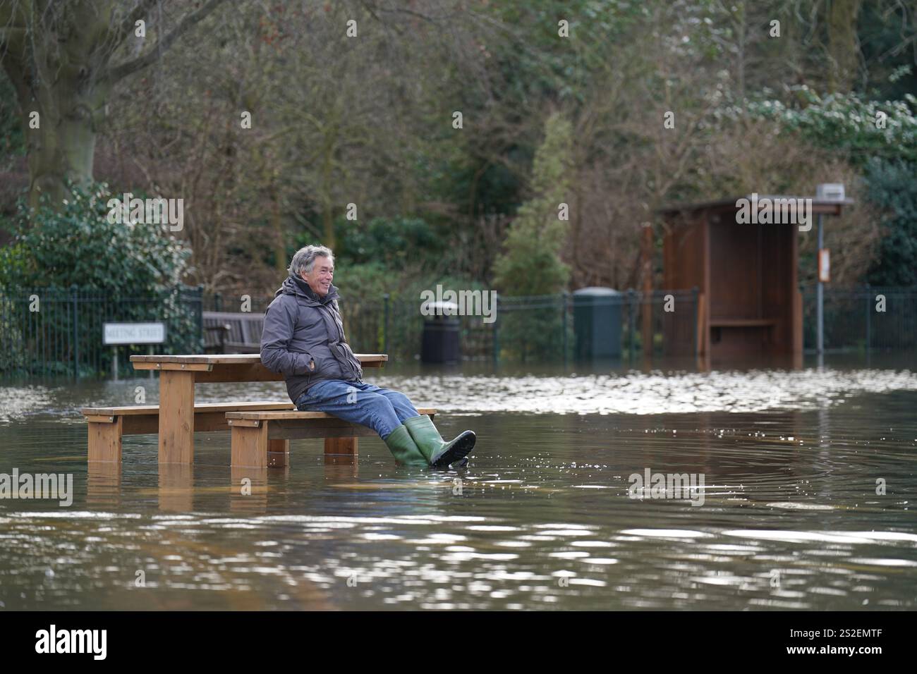 Crue à Quorn, Leicestershire. Des avertissements météorologiques pour la neige et la glace sont en vigueur dans une grande partie du Royaume-Uni après de graves inondations et la neige ont causé des perturbations dans les transports et des fermetures d'écoles. Dans toute l'Angleterre, il y a aussi 198 alertes d'inondation, ce qui signifie qu'une inondation est attendue, et 300 alertes d'inondation, ce qui signifie qu'une inondation est possible. Date de la photo : mardi 7 janvier 2025. Banque D'Images