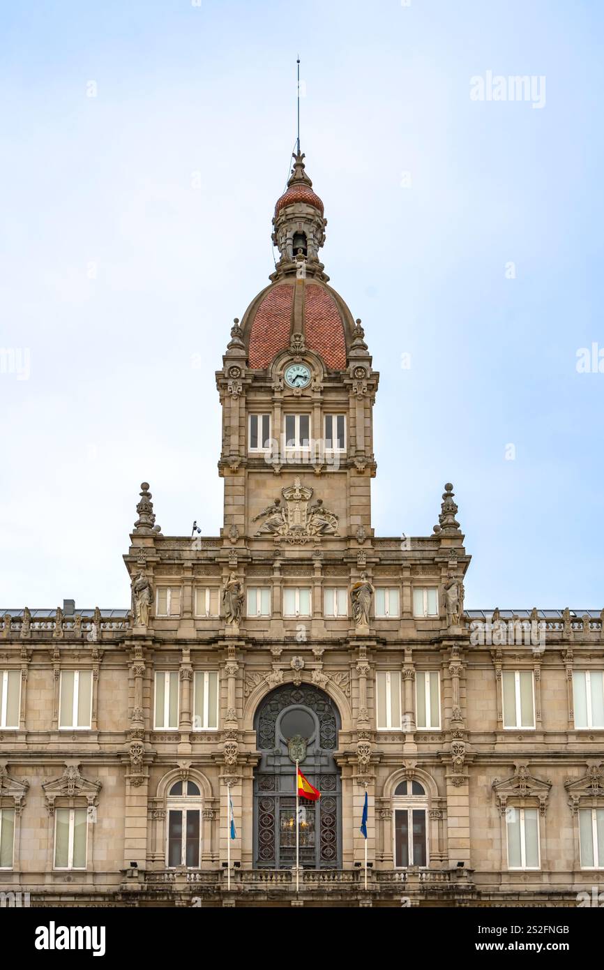 Hôtel de ville historique à Praza de Maria Pita, place principale à la Corogne, Galice - Espagne Banque D'Images