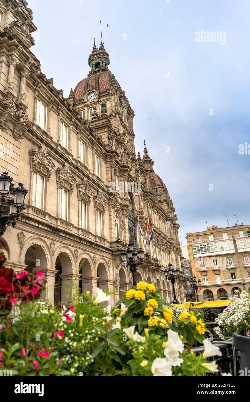 Hôtel de ville historique à Praza de Maria Pita, place principale à la Corogne, Galice - Espagne Banque D'Images