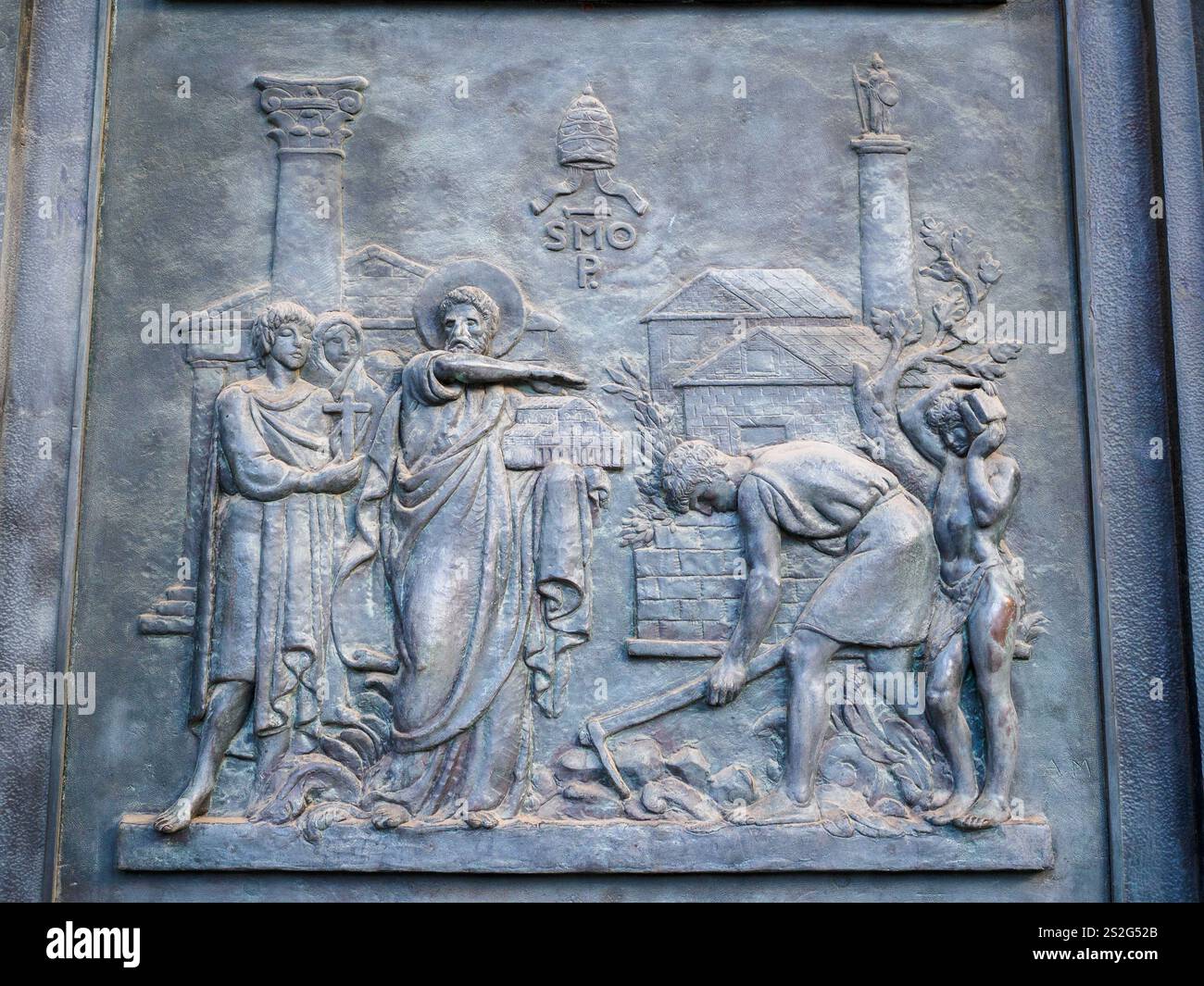 Détail de la porte principale de la basilique Saint-Paul en dehors des murs - Rome, Italie Banque D'Images