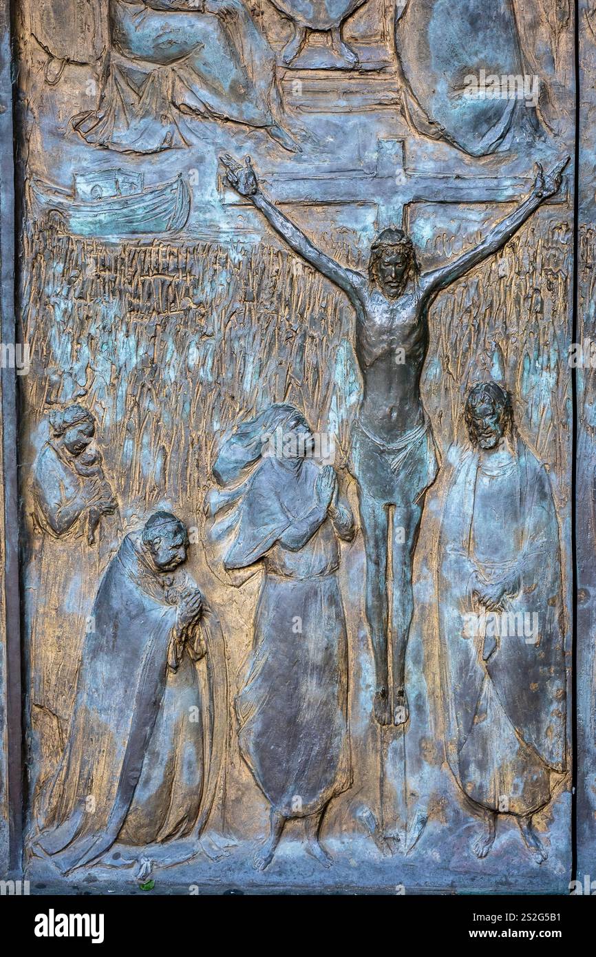 Détail de la porte principale de la basilique Saint-Paul en dehors des murs - Rome, Italie Banque D'Images