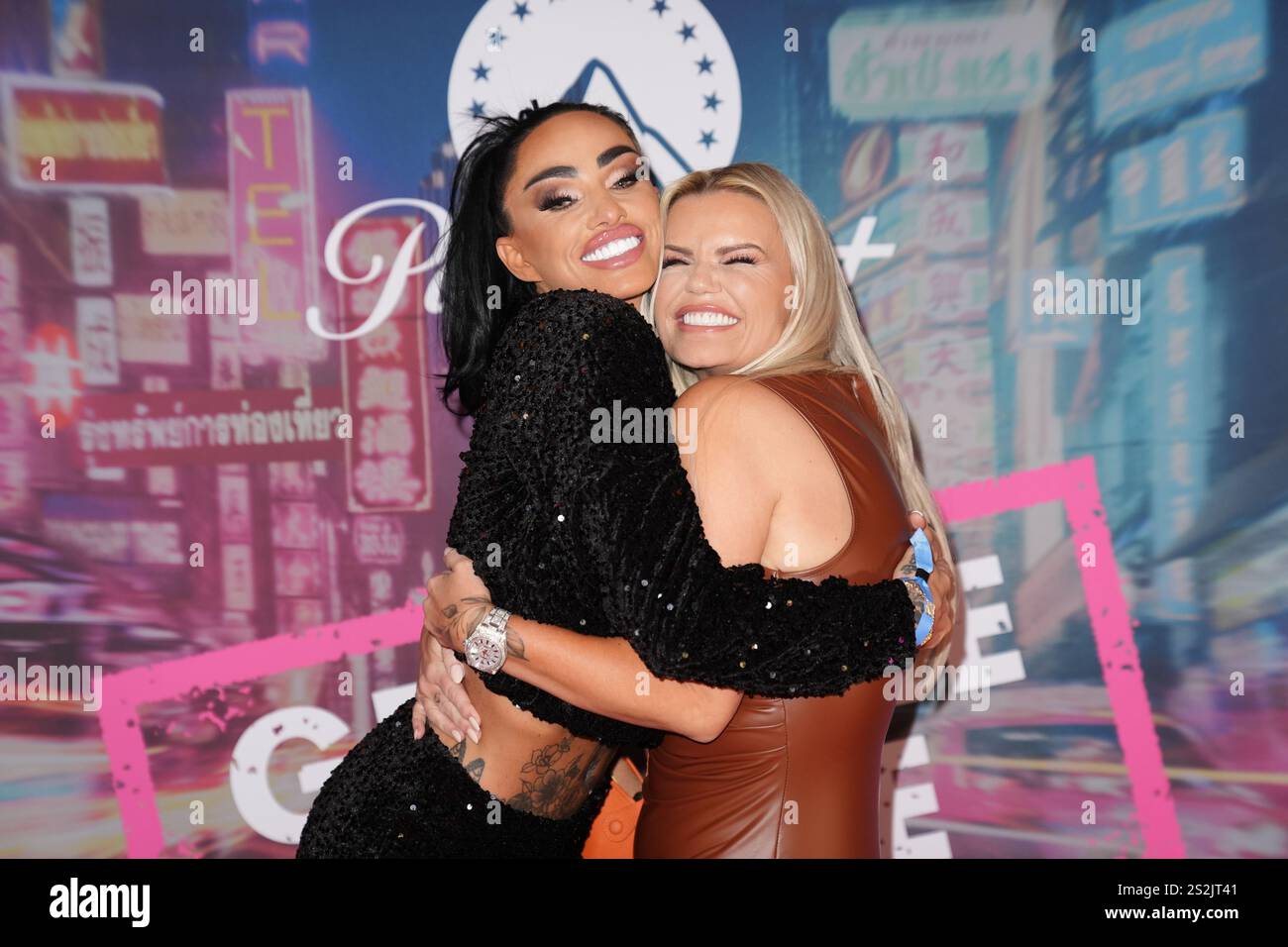 Katie Price et Kerry Katona assistent à une soirée de lancement de la nouvelle série de Geordie Shore, au Thai Square Restaurant and Club, dans le centre de Londres. Date de la photo : mardi 7 janvier 2025. Banque D'Images