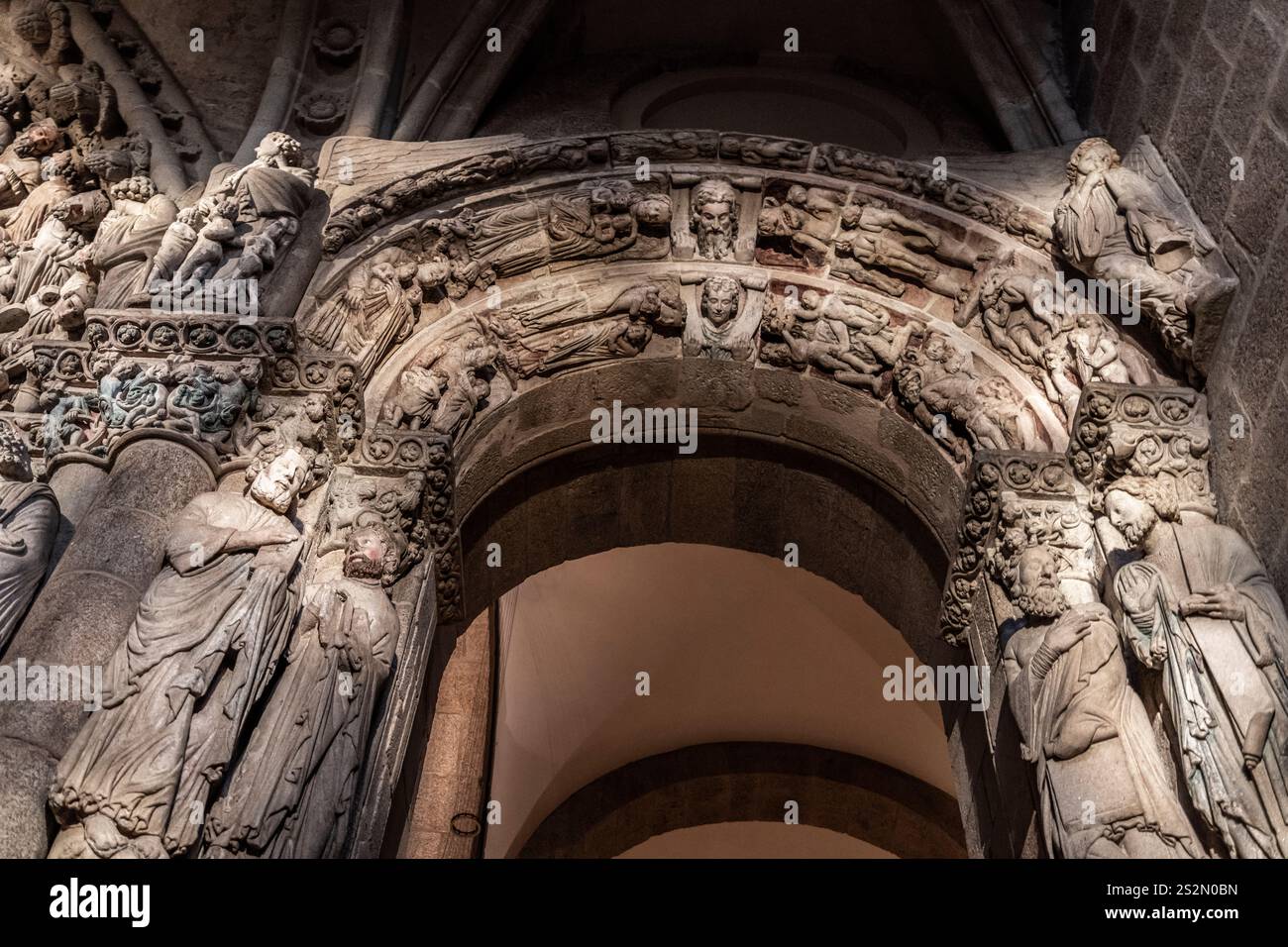 Portique de gloire, style de transition entre roman et gothique, par maître Mateo et ses ouvriers, Saint-Jacques de Compostelle, province de la Coruña, Géorgie Banque D'Images