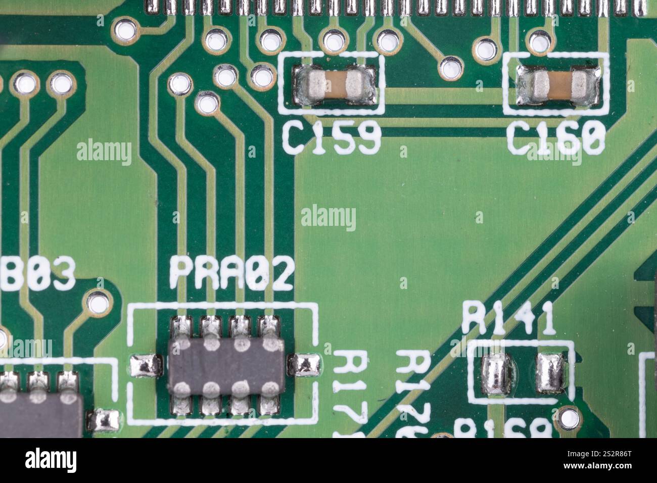 Condensateurs et traces sur la carte de circuit imprimé Banque D'Images