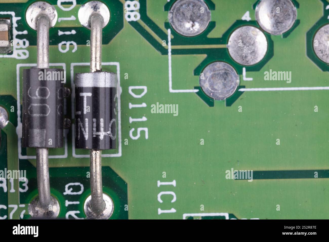 Diodes sur une carte de circuit imprimé verte Banque D'Images