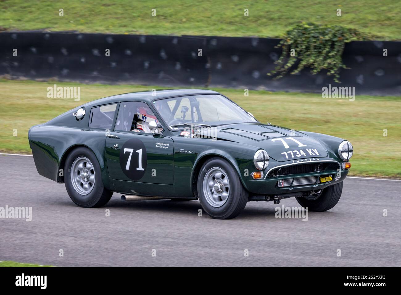 Vergne / Squire 1964 Sunbeam Tiger le Mans Coupe lors de la course RAC TT Celebration au Goodwood Revival 2024, Sussex, Royaume-Uni. Banque D'Images