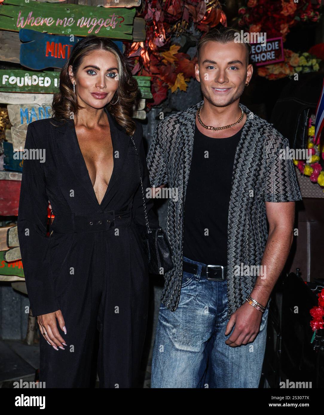 Amy Childs et Harry Derbidge ont assisté à une séance photo et à la projection de 'Geordie Shore' au Thai Square Trafalgar Square à Londres. (Photo Brett Cove / SOPA images/SIPA USA) Banque D'Images