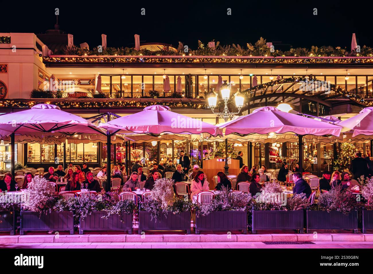 Le célèbre Café de Paris avant Noël, à Monte Carlo, Monaco Banque D'Images