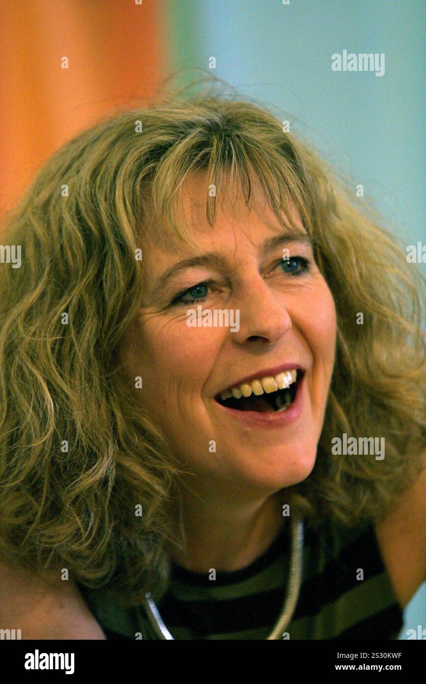 La romancière populaire Deborah Moggach, photographiée au Festival international d'Édimbourg, où elle a parlé à un public de son travail. Banque D'Images