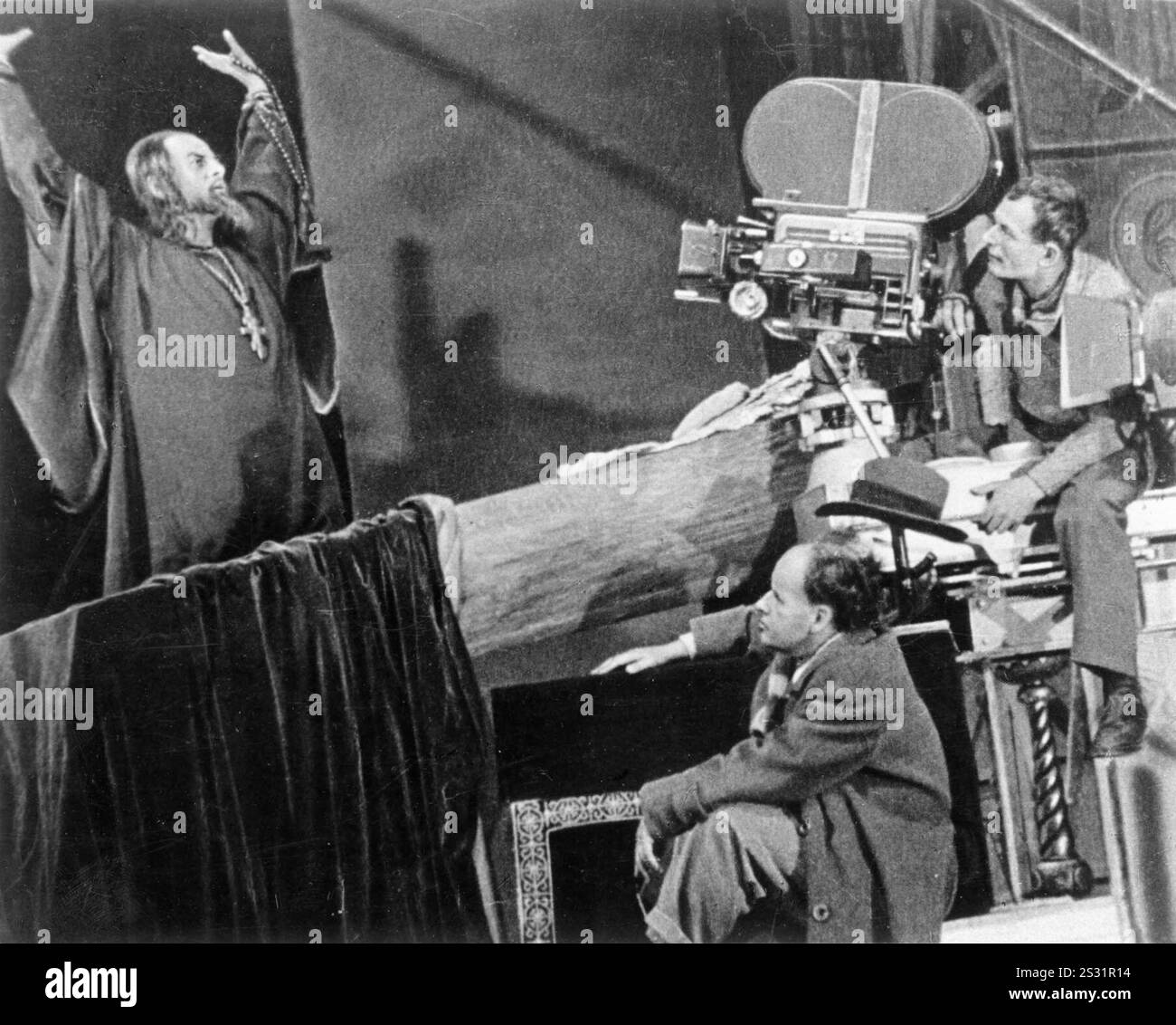 IVAN LE TERRIBLE NIKOLAI CHERKASOV, Sergei Eisenstein ET ANDREI MOSKVIN Date : 1945 Banque D'Images