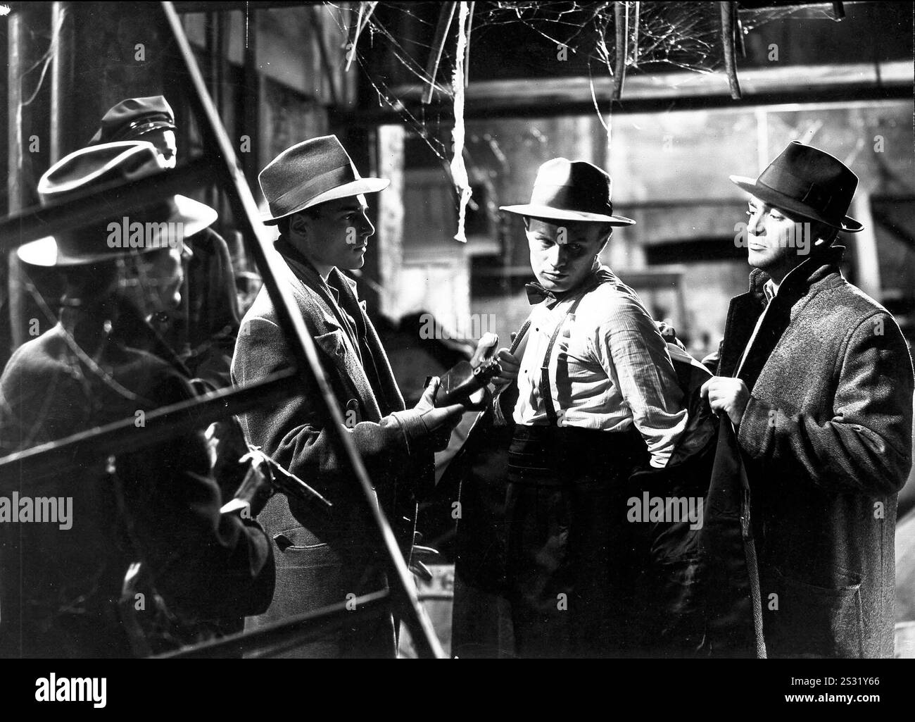 LA RUE SANS NOM DEUXIÈME DROITE RICHARD WIDMARK date : 1948 Banque D'Images