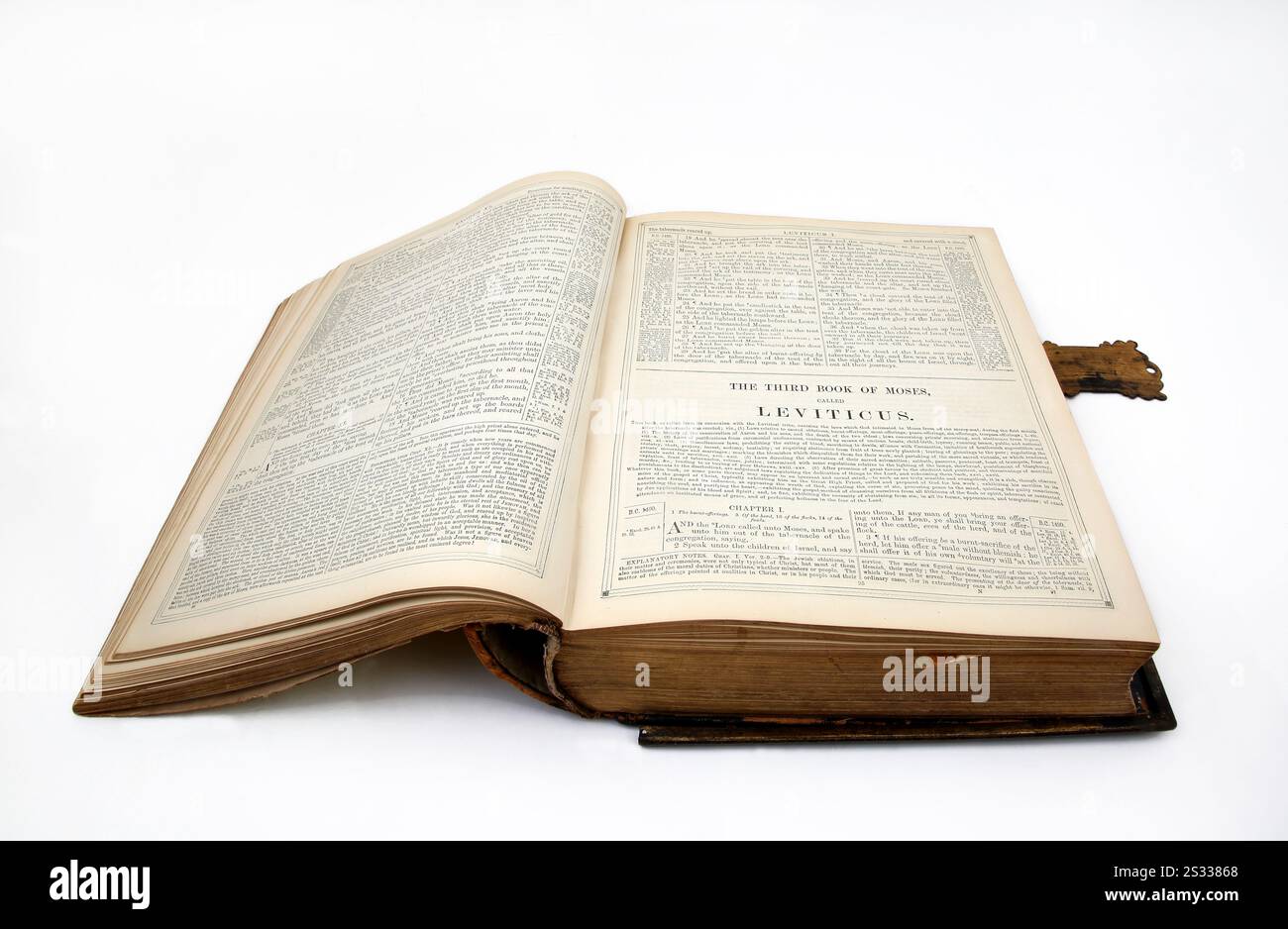 Antique Leather Bound 1800's Self-Interpreting Family Bible avec Old and New Testament John G Murdoch publication avec Brass Clasp Banque D'Images