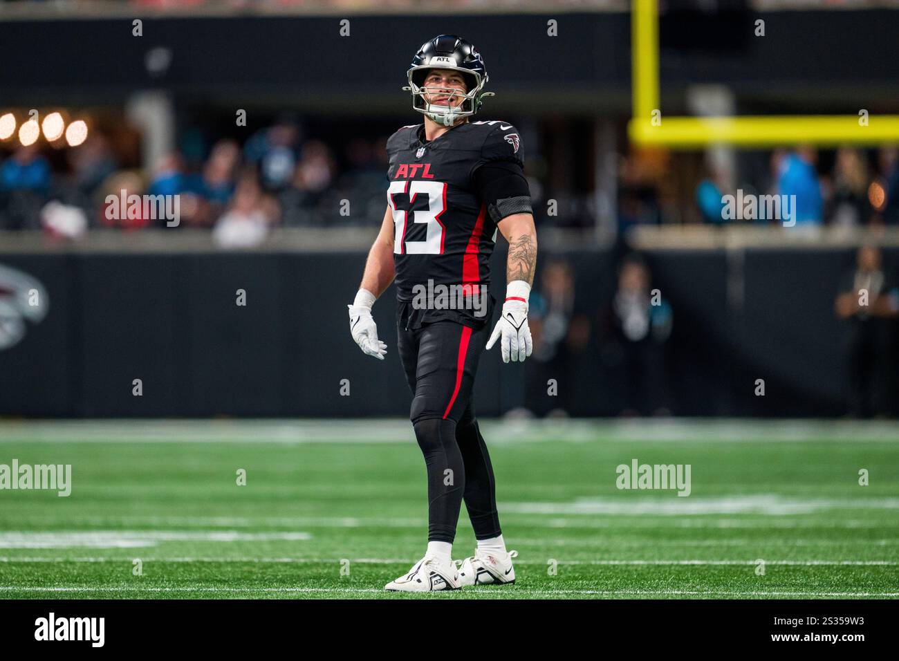 Atlanta Falcons linebacker Nate Landman (53) works during the first half of an NFL football game against the Carolina Panthers, Sunday, Jan. 5, 2025, in Atlanta. The Panthers defeated the Falcons 44-38. (AP Photo/Danny Karnik) Banque D'Images