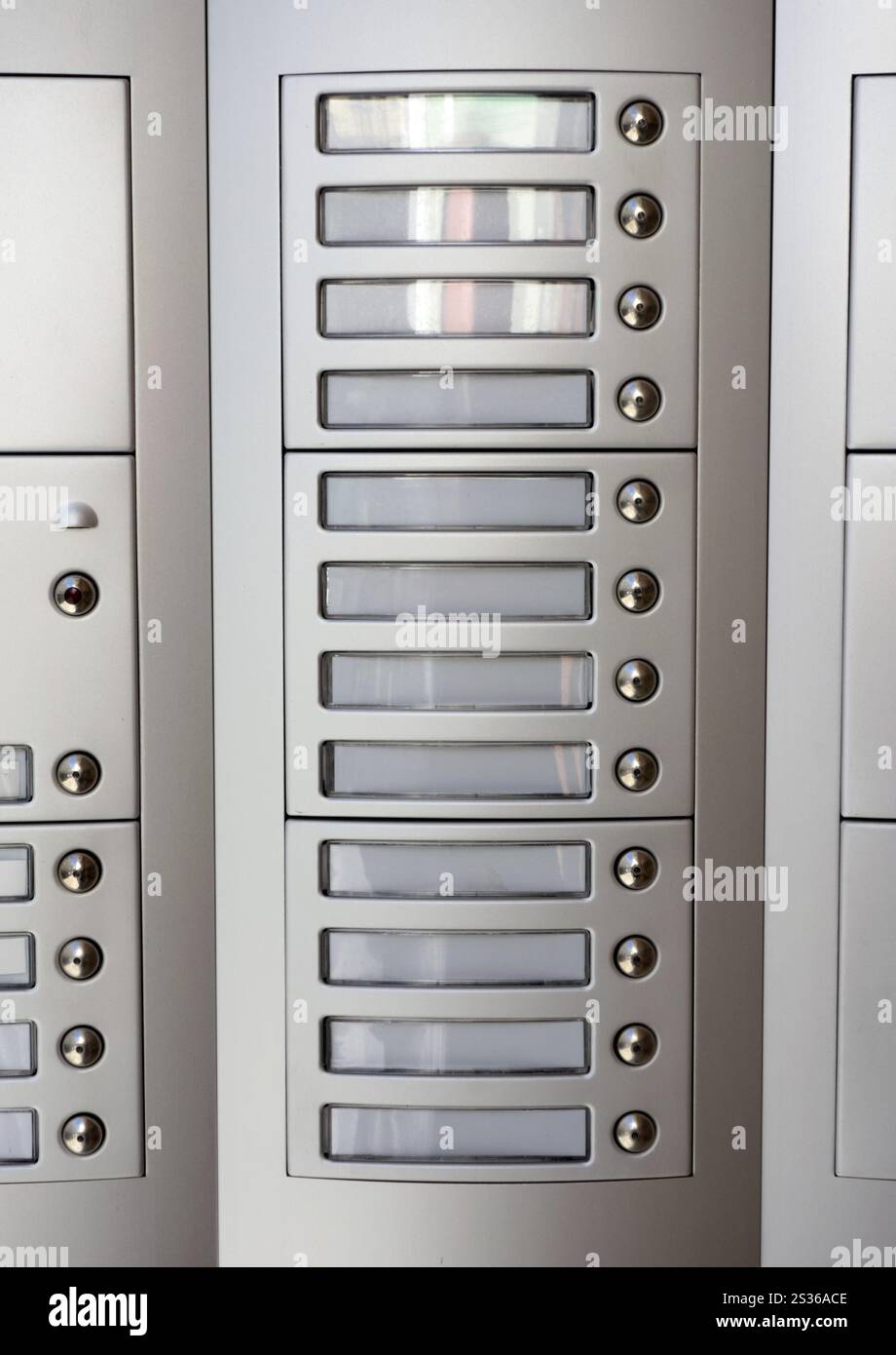 IDoorbell signes des résidents d'une maison à louer dans la ville. Autriche Banque D'Images