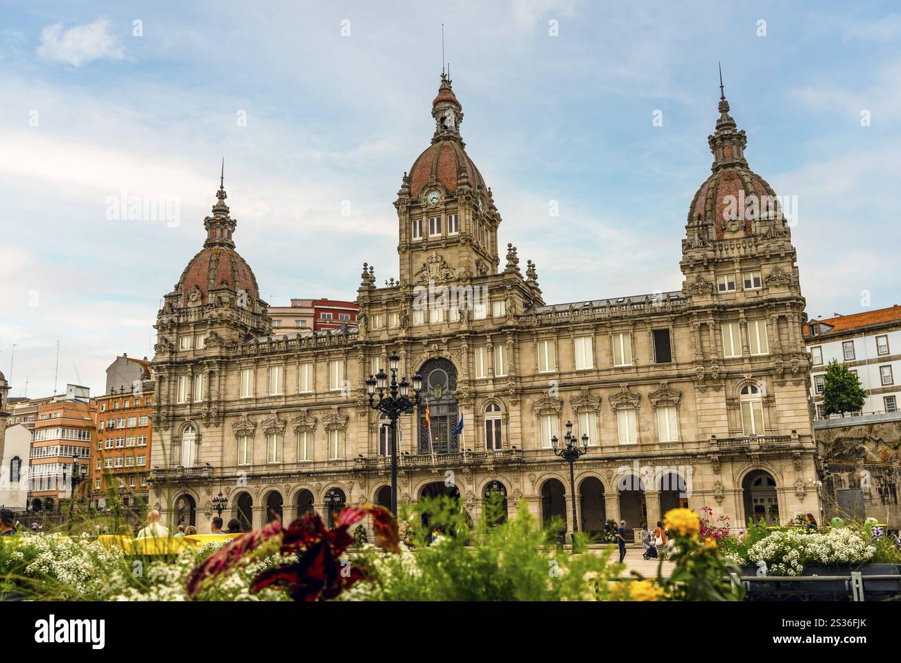Hôtel de ville historique à Praza de Maria Pita, place principale à la Corogne, Galice - Espagne Banque D'Images