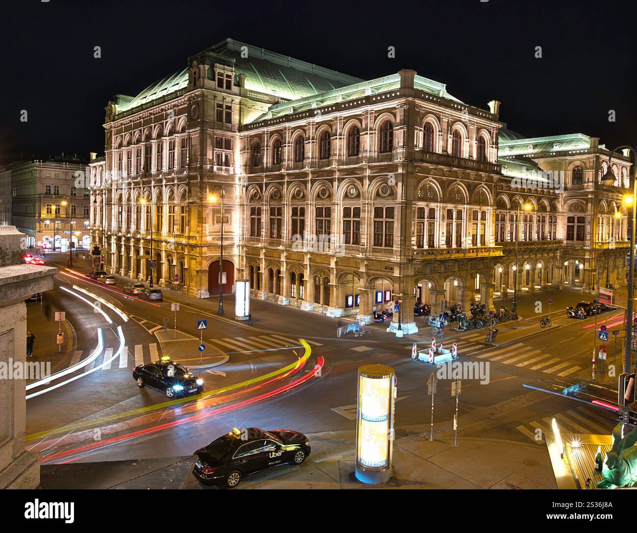 Opéra d'état de Vienne à Vienne Autriche la nuit Banque D'Images