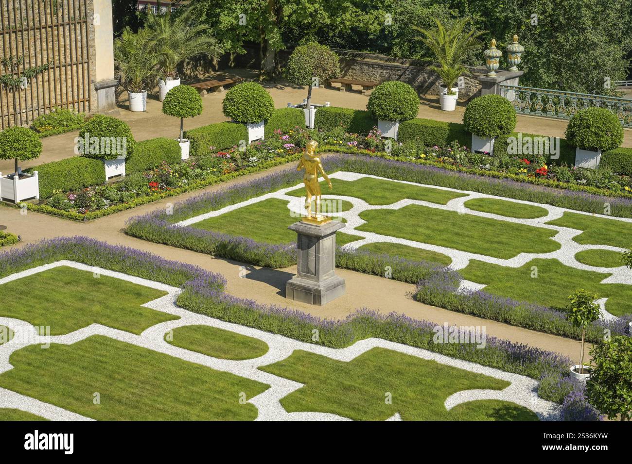 Jardin baroque du château avec figure du Lurenblaeser, château de Weilburg, quartier Limburg-Weilburg, Hesse, Allemagne, Europe Banque D'Images