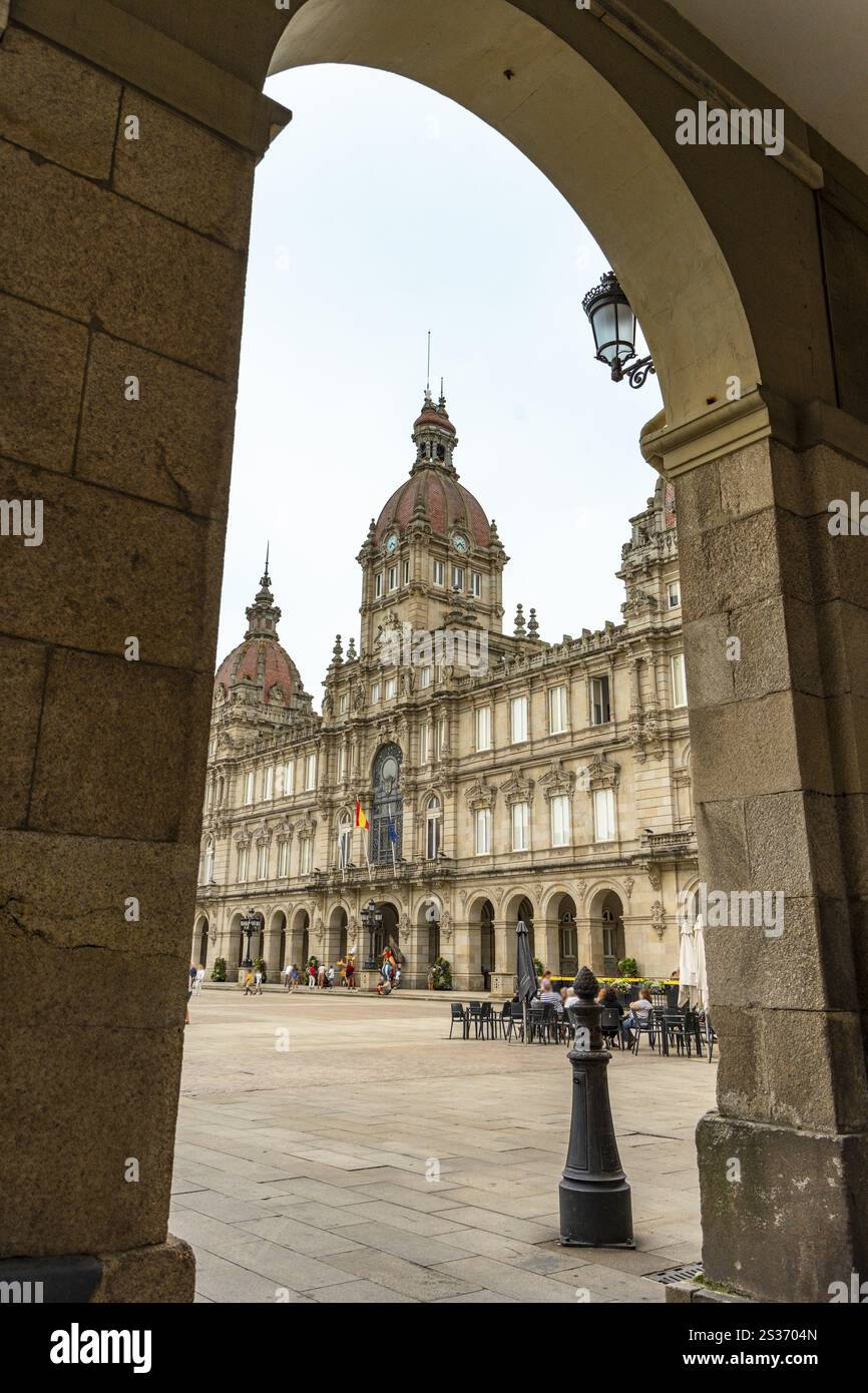 Hôtel de ville historique à Praza de Maria Pita, place principale à la Corogne, Galice - Espagne Banque D'Images