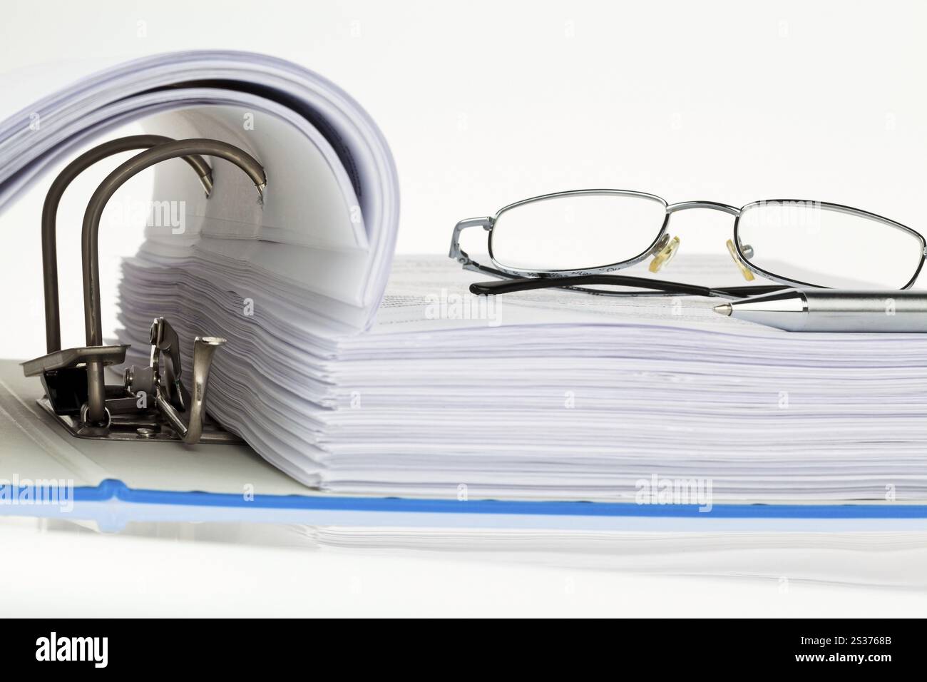 Un classeur avec des documents et des papiers. Stockage des contrats. Autriche Banque D'Images