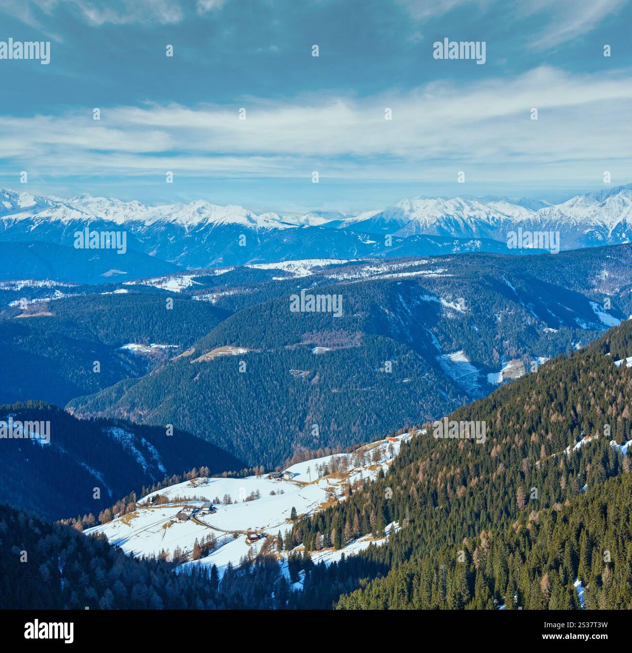 Paysage de montagne Hiver matin (ou corne Rittner Ritten, Italie) Banque D'Images