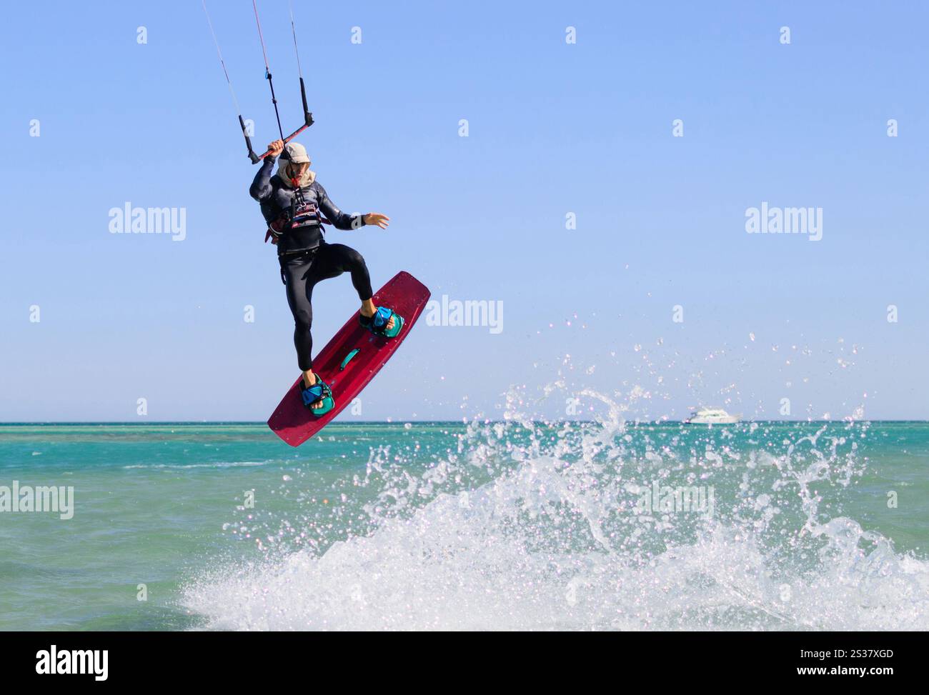 Kite surf homme sur la photo de la mer. Kite surf homme sur la mer Banque D'Images
