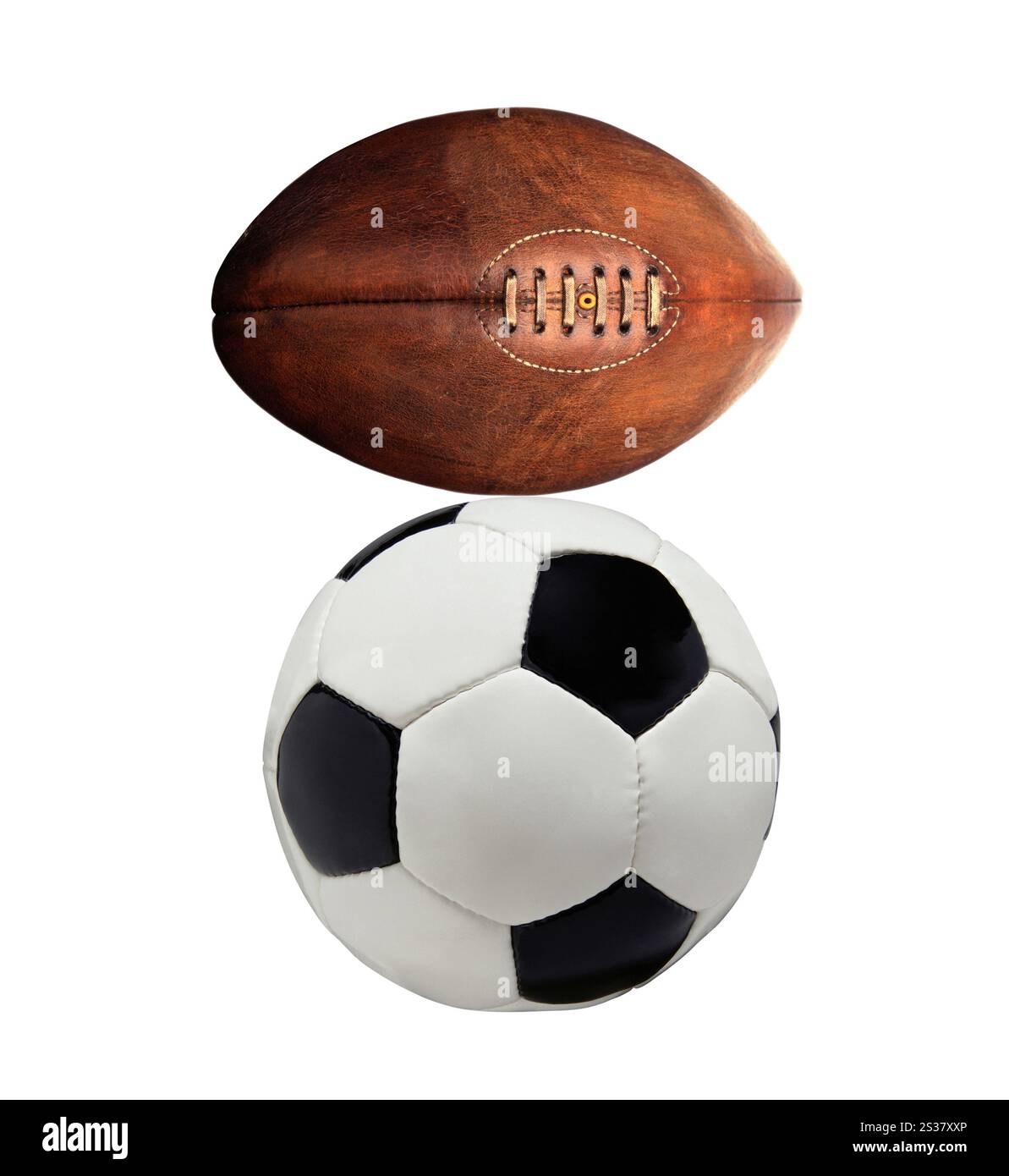 Ballon de football et de rugby isolé sur fond blanc. Ballon de football et de rugby isolé Banque D'Images