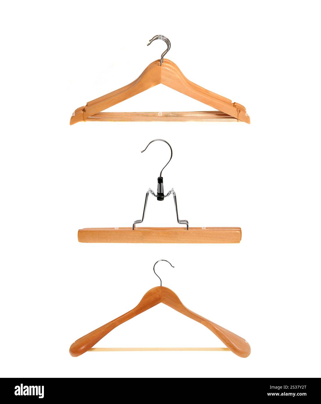 cintre en bois ensemble isolé sur fond blanc. jeu de cintres en bois Banque D'Images