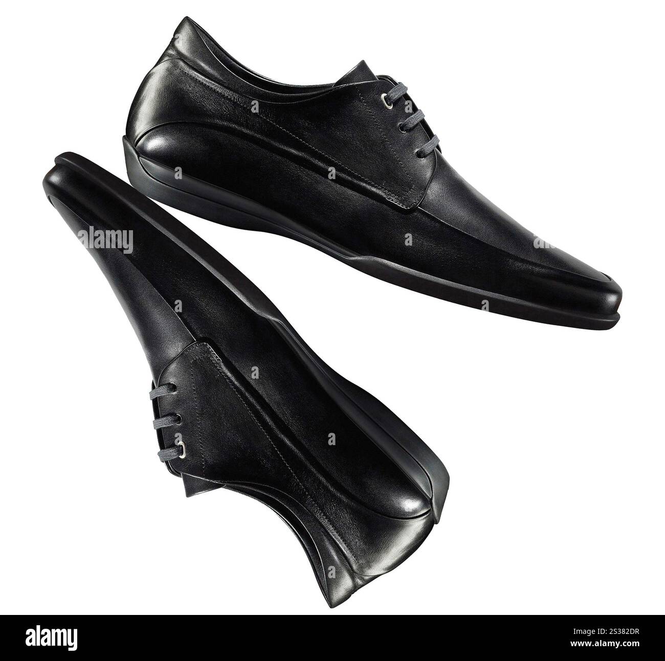 Les hommes noirs chaussures isolées. Les chaussures Mans noires Banque D'Images