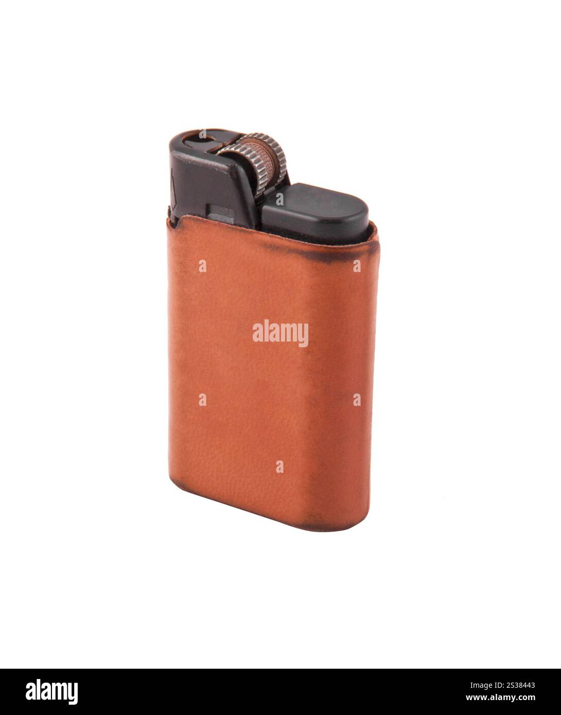 Vieux briquet isolé sur fond blanc. Vieux briquet Banque D'Images