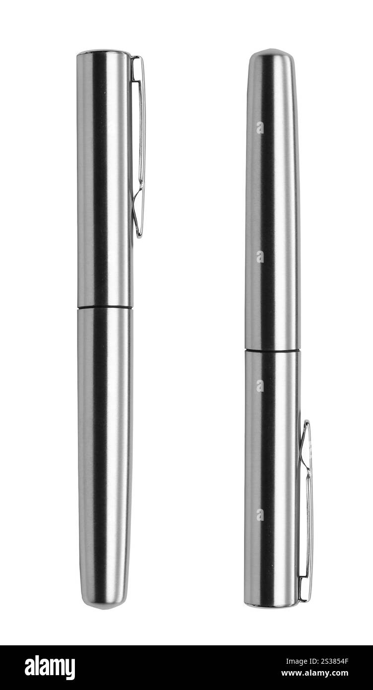 stylos à bille métalliques isolés sur fond blanc. stylos à bille métalliques isolés Banque D'Images
