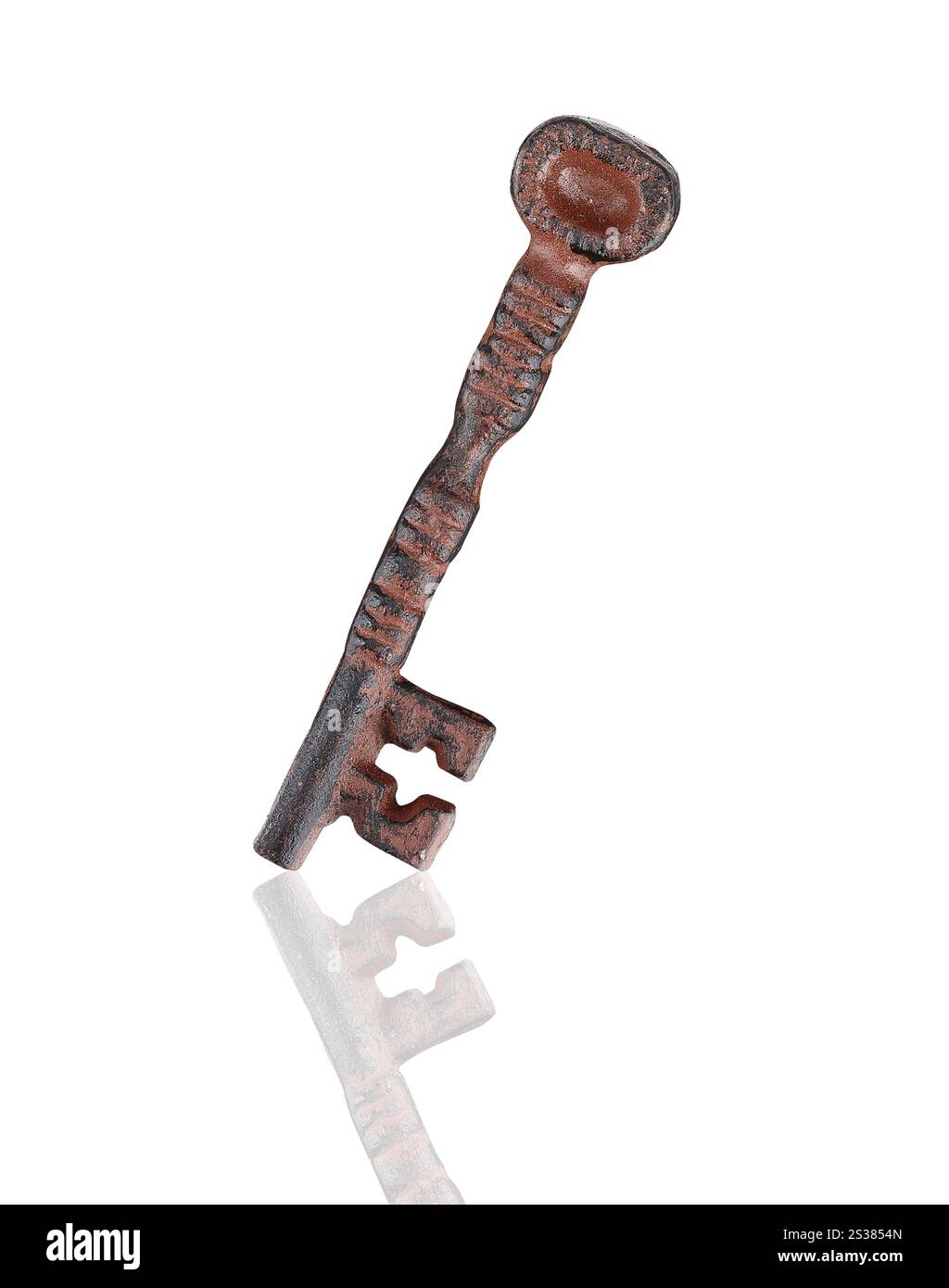 Vintage Key isolé sur fond blanc. Vintage Key isolé sur blanc Banque D'Images