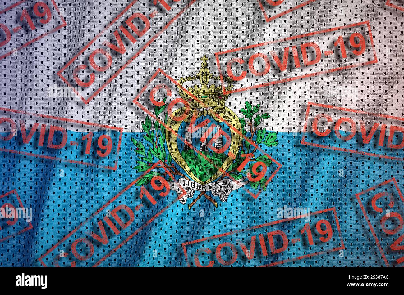 Drapeau de Saint-Marin et de nombreux timbres rouges COVID-19. Concept de coronavirus ou virus pandémique 2019-nCoV. Drapeau de Saint-Marin et de nombreux timbres rouges COVID-19. Banque D'Images