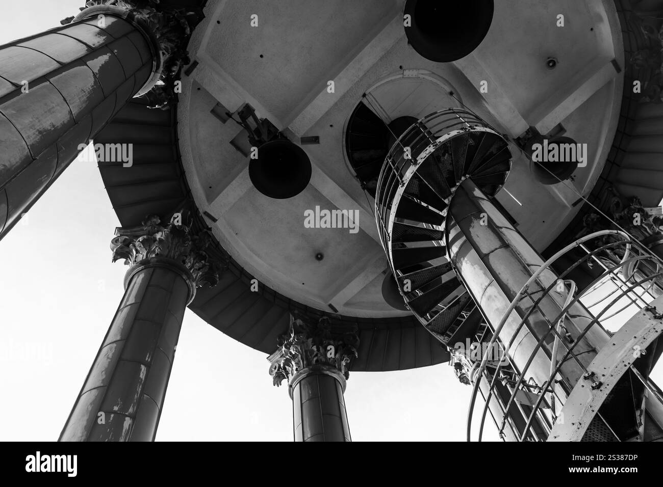 Escalier en colimaçon de l'église Michael familièrement appelé Michel, photo noir et blanc Banque D'Images