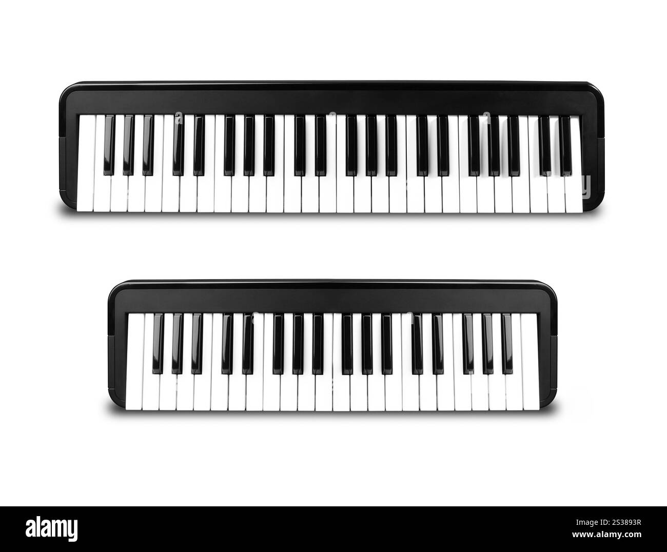 Synthétiseurs isolés sur fond blanc. Synthétiseurs isolés sur blanc Banque D'Images