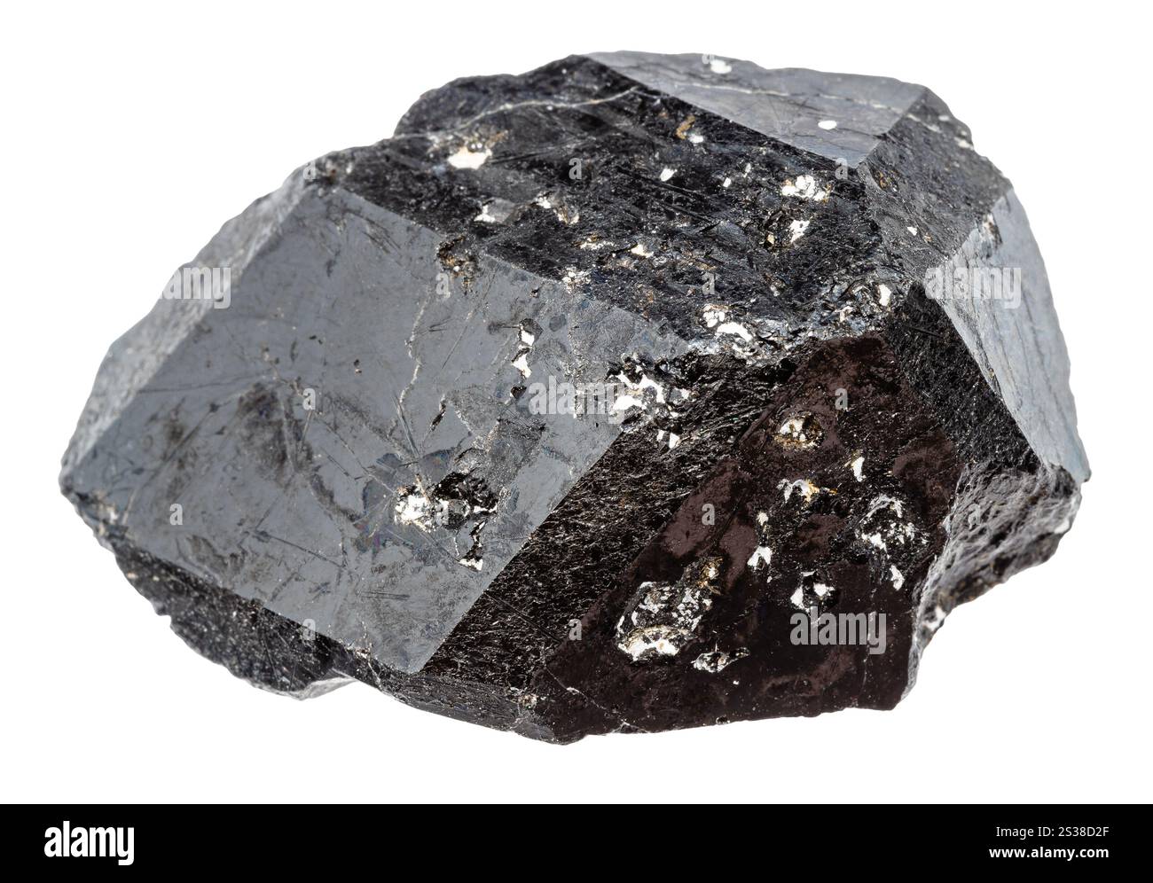 gros plan de l'échantillon de pierre naturelle de la collection géologique - mélanite andradite noir grenat cristal non poli isolé sur fond blanc de Banque D'Images