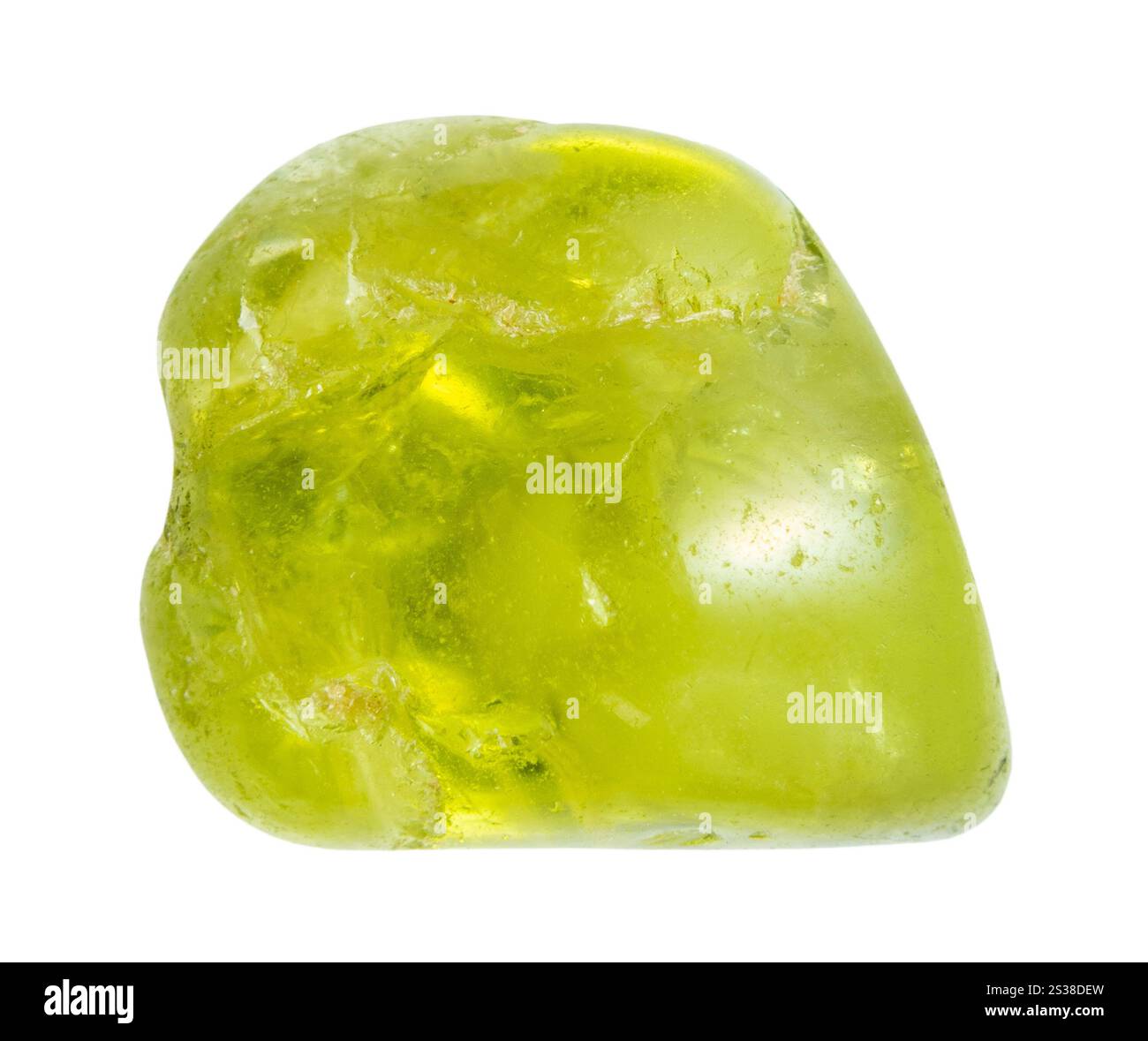 Gros plan d'un échantillon de pierre naturelle de la collection géologique - minerai péridot en panne isolé sur fond blanc du Pakistan Banque D'Images