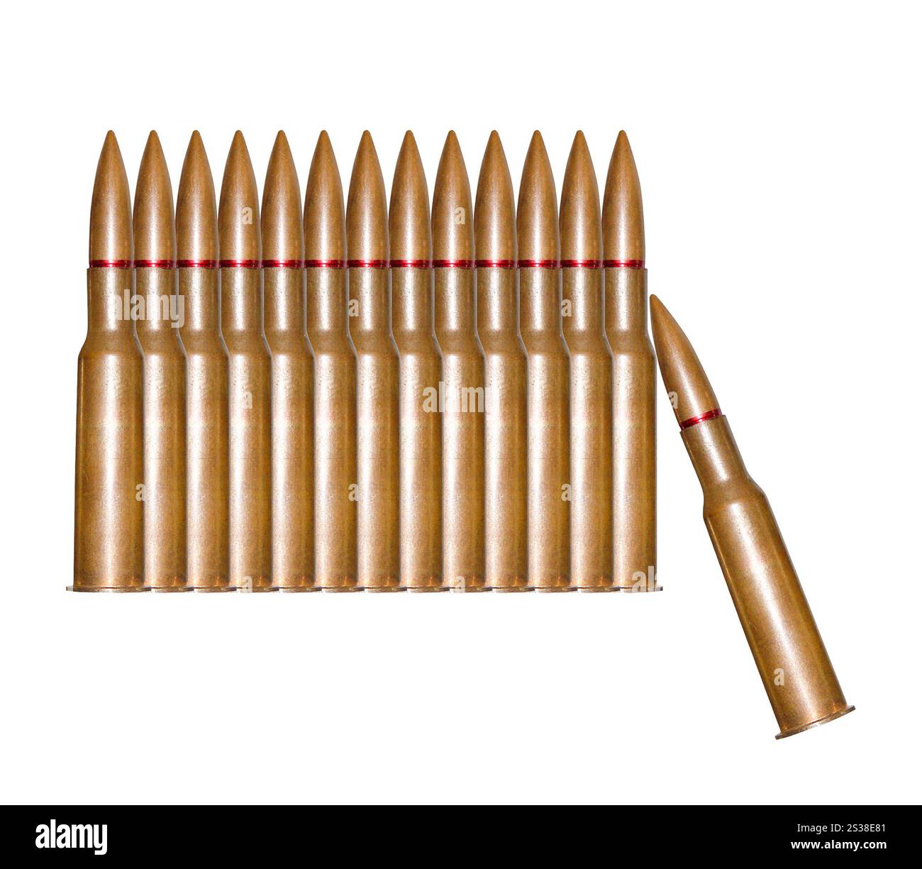 Balles de fusil dans une rangée isolée sur fond blanc. Balles de fusil dans une rangée isolées Banque D'Images