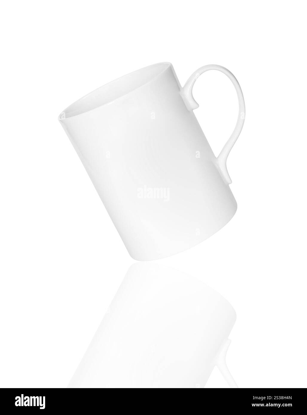 tasse blanche isolée sur fond blanc. tasse blanche Banque D'Images