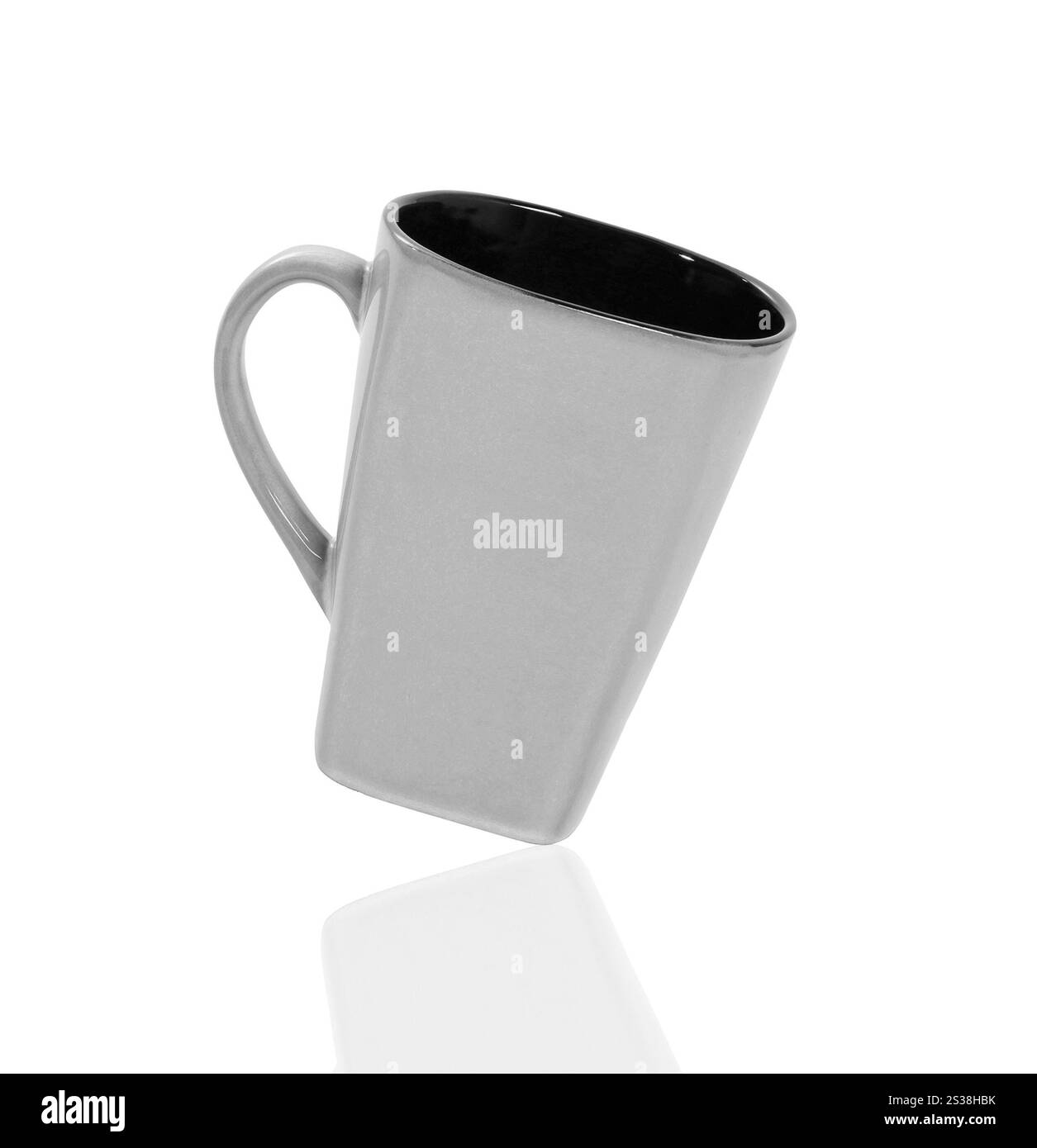 Tasse verte isolée sur fond blanc. mug isolé sur fond blanc Banque D'Images