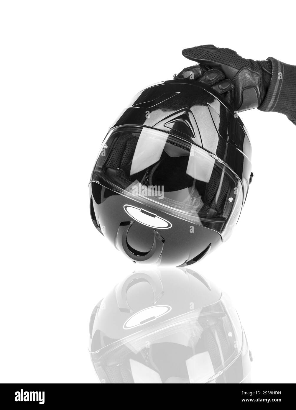 Casque noir sur fond blanc. Casque noir Banque D'Images