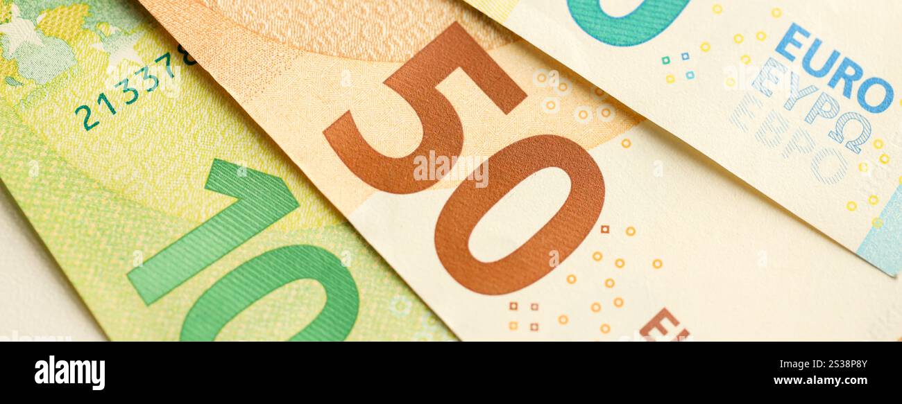 Billets de banque en euros monnaie européenne. Gros plan sur les billets de l'union européenne. Billets de banque en euros monnaie européenne. Billets de monnaie de l'union européenne Banque D'Images