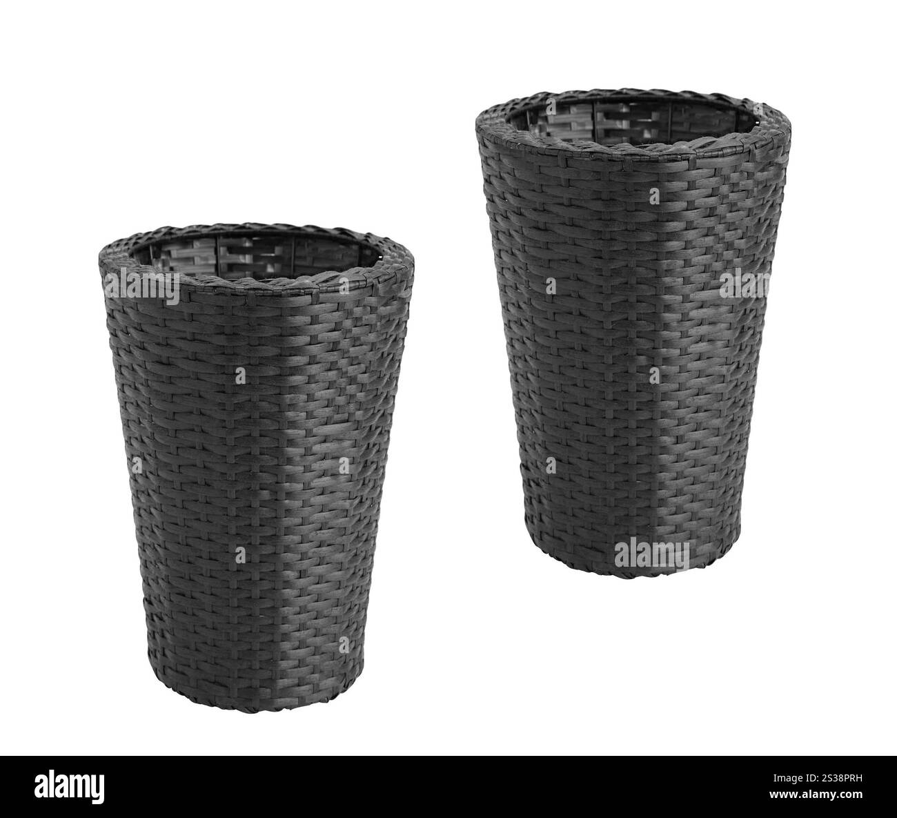 Vide nouveau panier en plastique isolé sur fond blanc. Videz le nouveau panier en plastique Banque D'Images