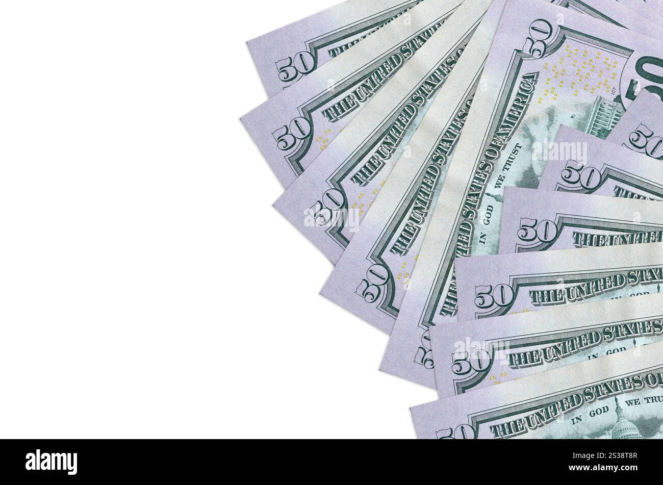 50 billets de dollars américains se trouve isolé sur fond blanc avec espace de copie. Fond conceptuel de la vie riche. Grande quantité de richesse en monnaie nationale. 50 US Banque D'Images
