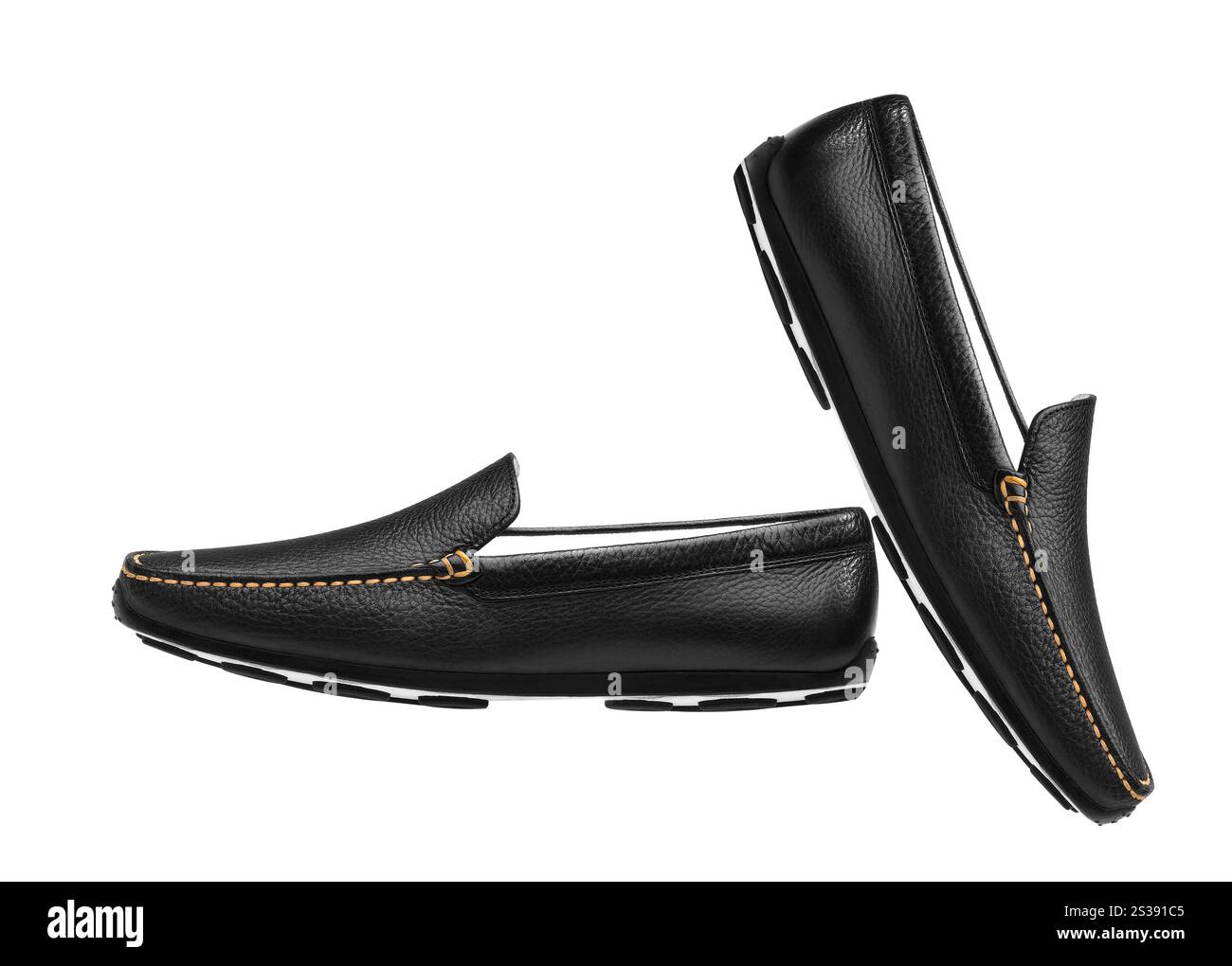 Chaussure de femme noire isolée sur fond blanc. Chaussure femme noire Banque D'Images